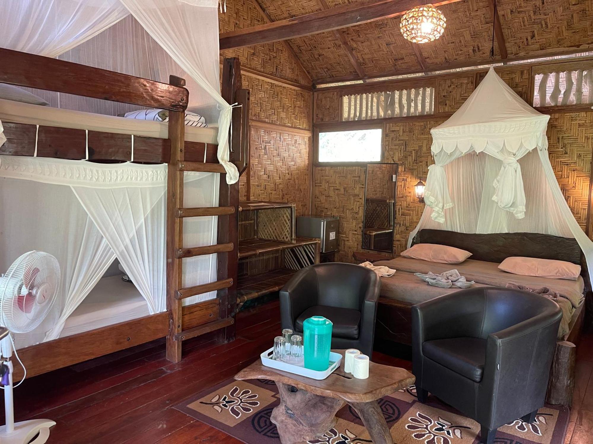 Kupu Kupu Garden Guest House & Cafe Bukit Lawang Exterior photo